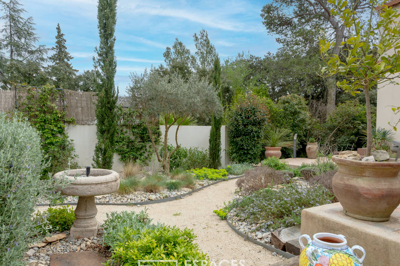 Cadre Idyllique pour cette villa située entre Uzès et Nîmes