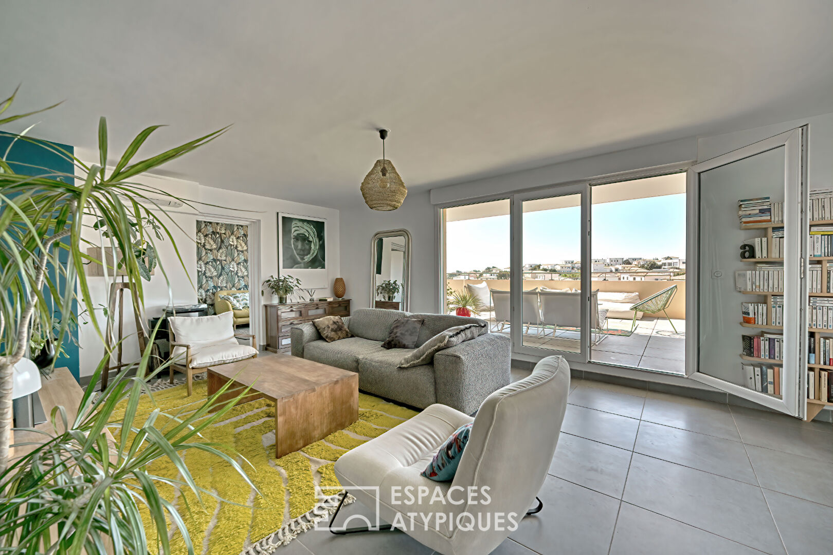 Appartement en dernier étage avec terrasse et vue