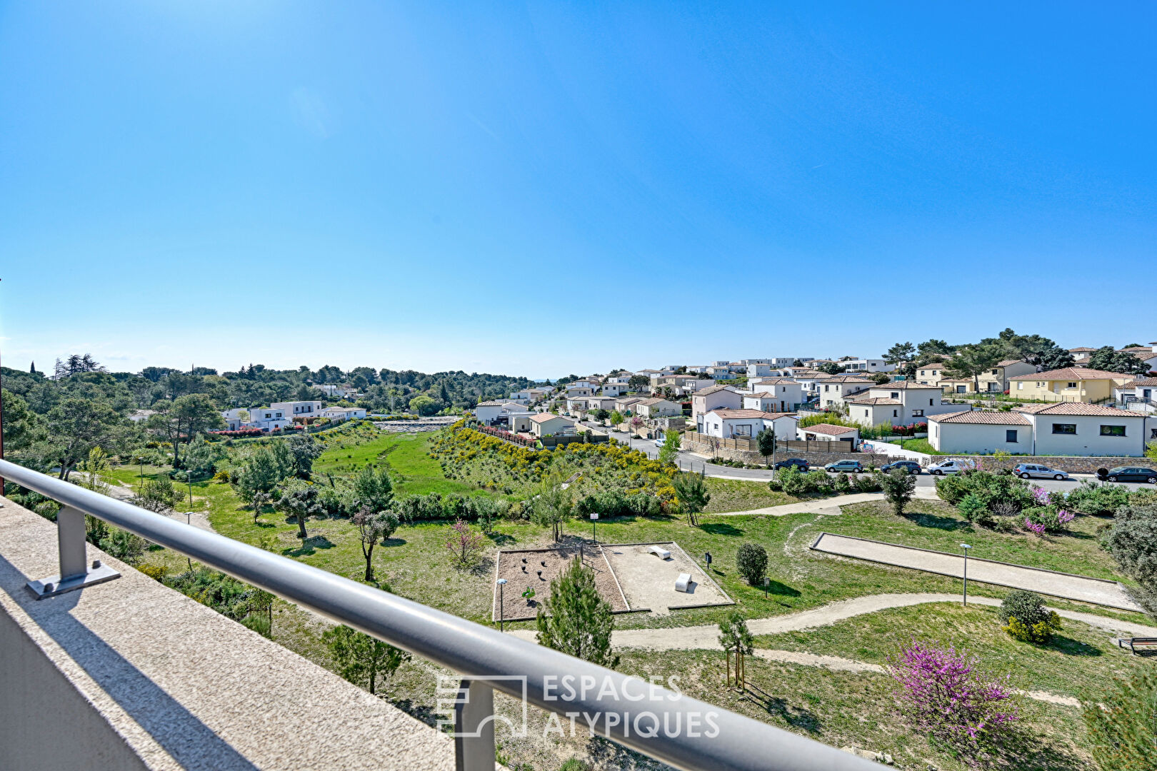 Appartement en dernier étage avec terrasse et vue