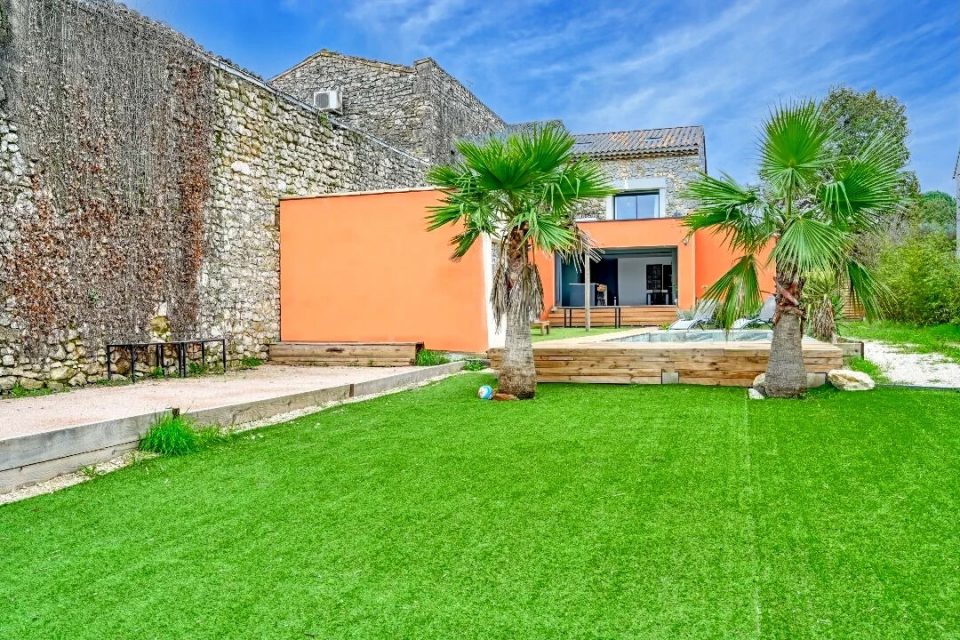 Singulière grange viticole rénovée avec piscine