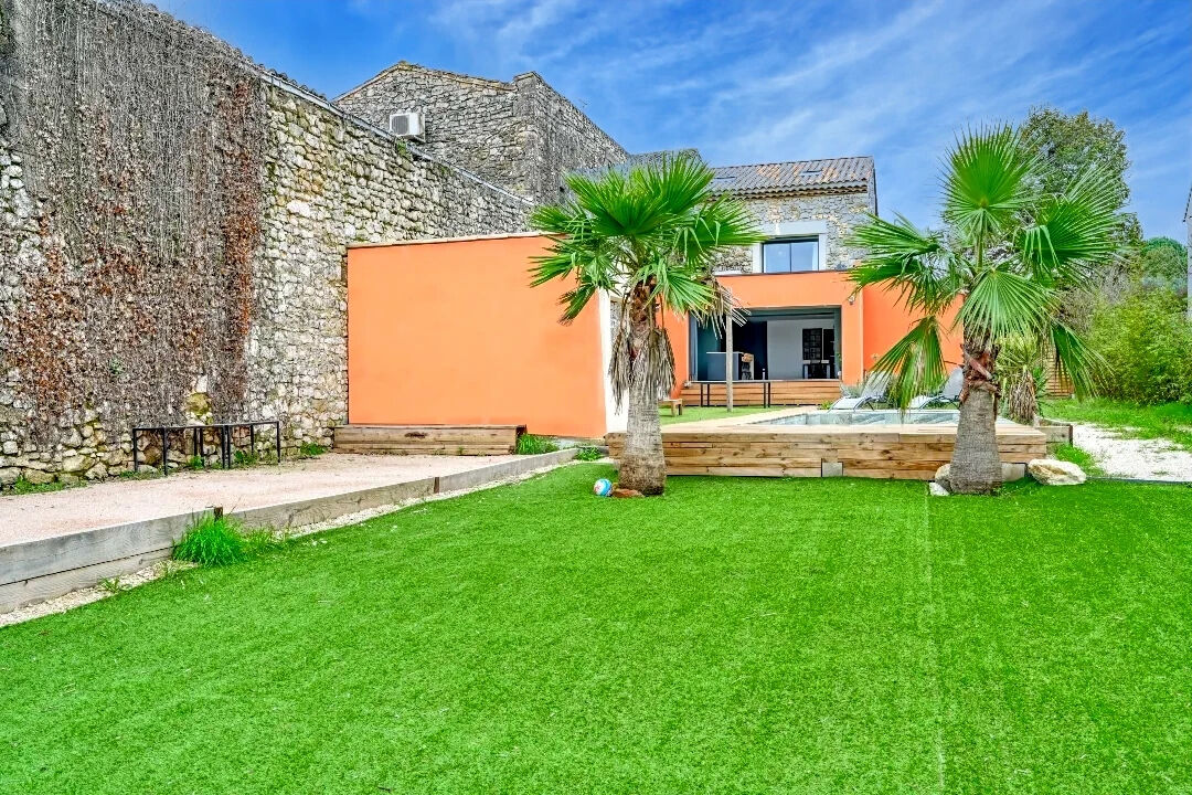 Singulière grange viticole rénovée avec piscine