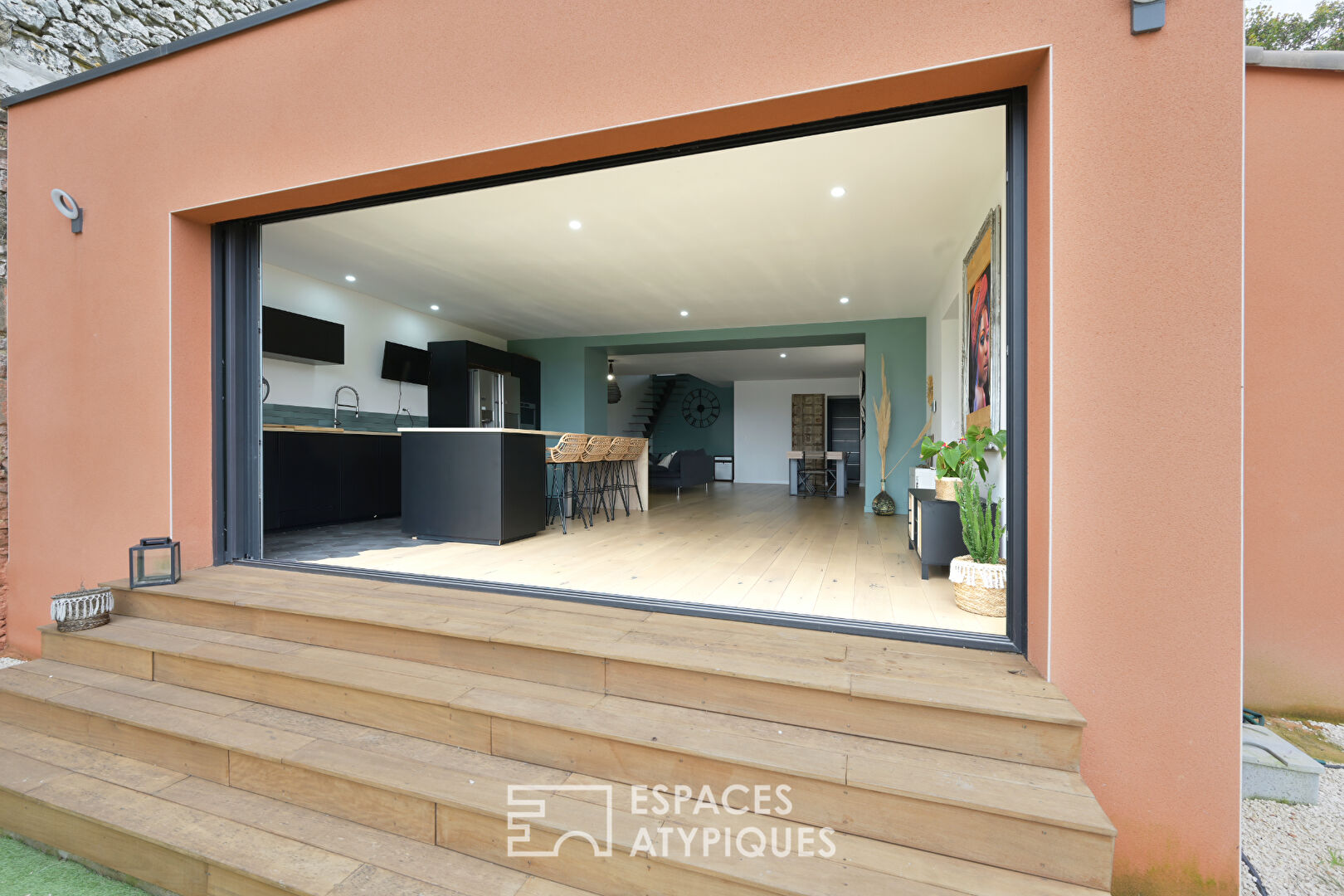 Singulière grange viticole rénovée avec piscine