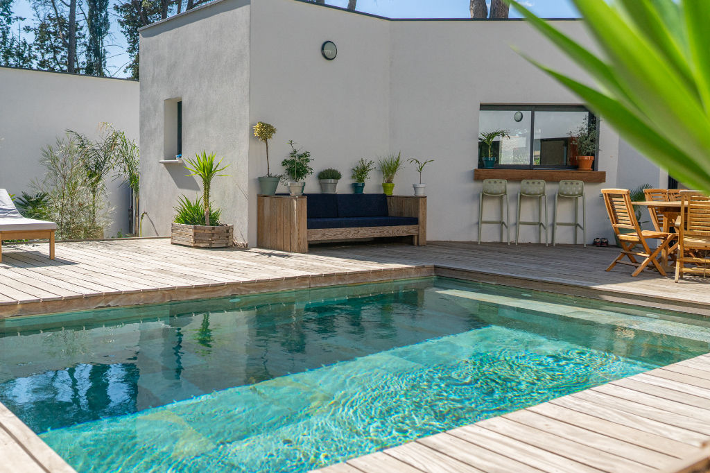 Superbe villa de plain-pied avec piscine et spa