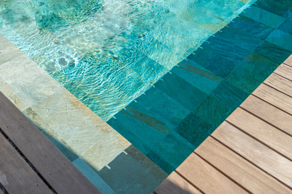 Superbe villa de plain-pied avec piscine et spa