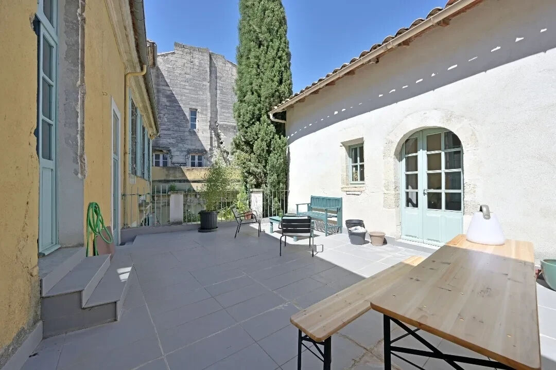 Hôtel particulier et sa cour en coeur de ville