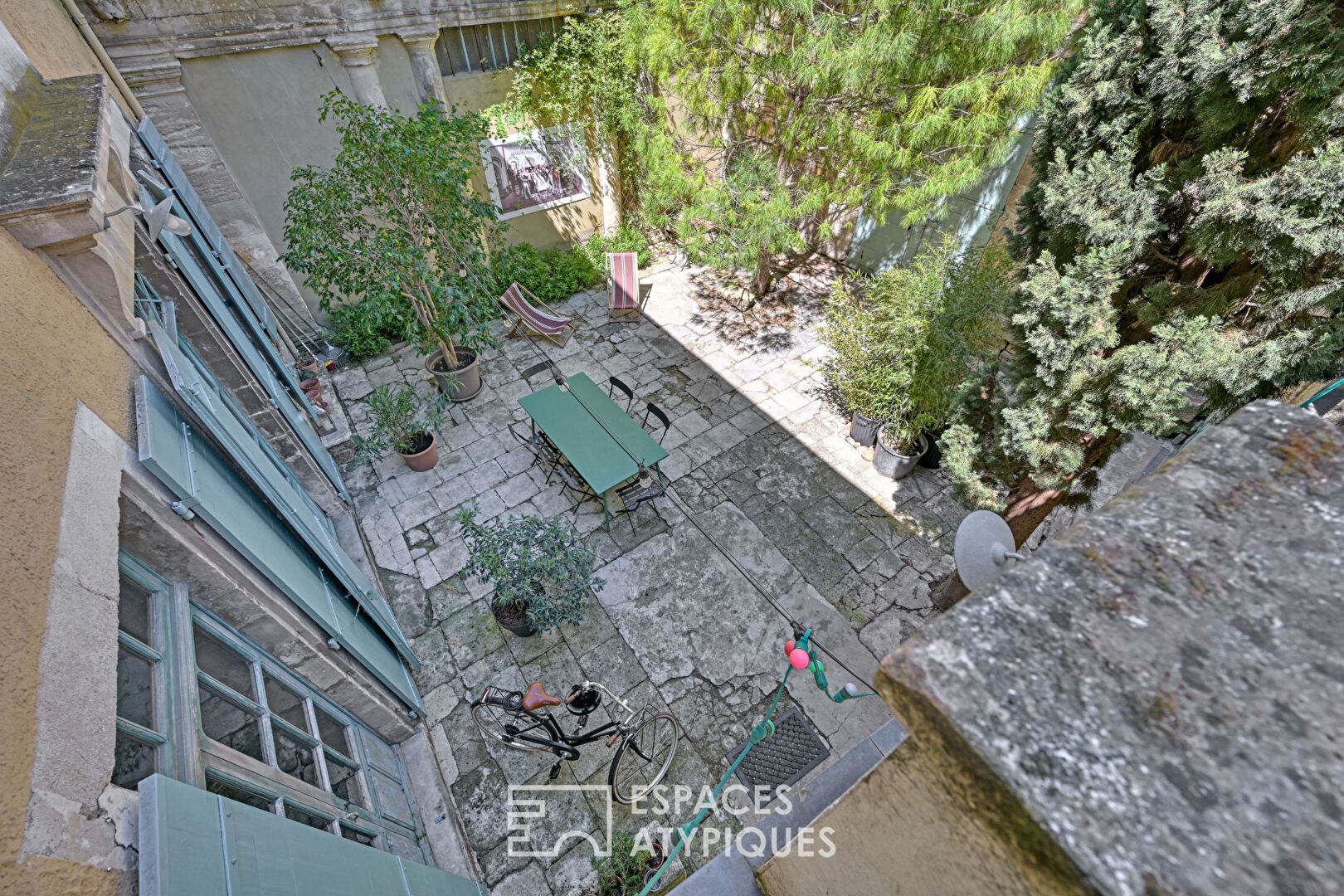 Hôtel particulier et sa cour en coeur de ville