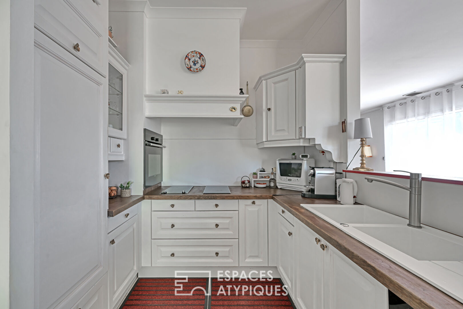 Elegant 147 sqm apartment with terrace and garage, near Jean Jaurès
