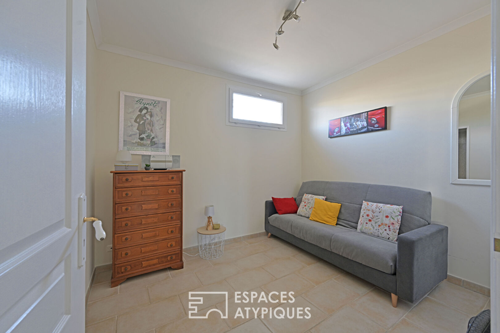 Elegant 147 sqm apartment with terrace and garage, near Jean Jaurès
