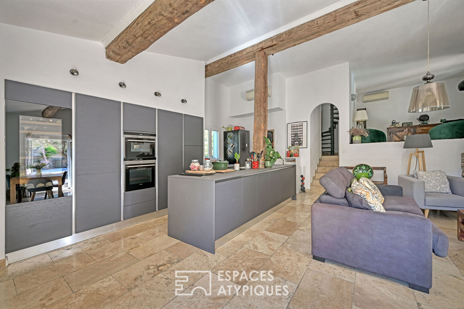 Mazet rénové de caractère à Nîmes quartier Planette