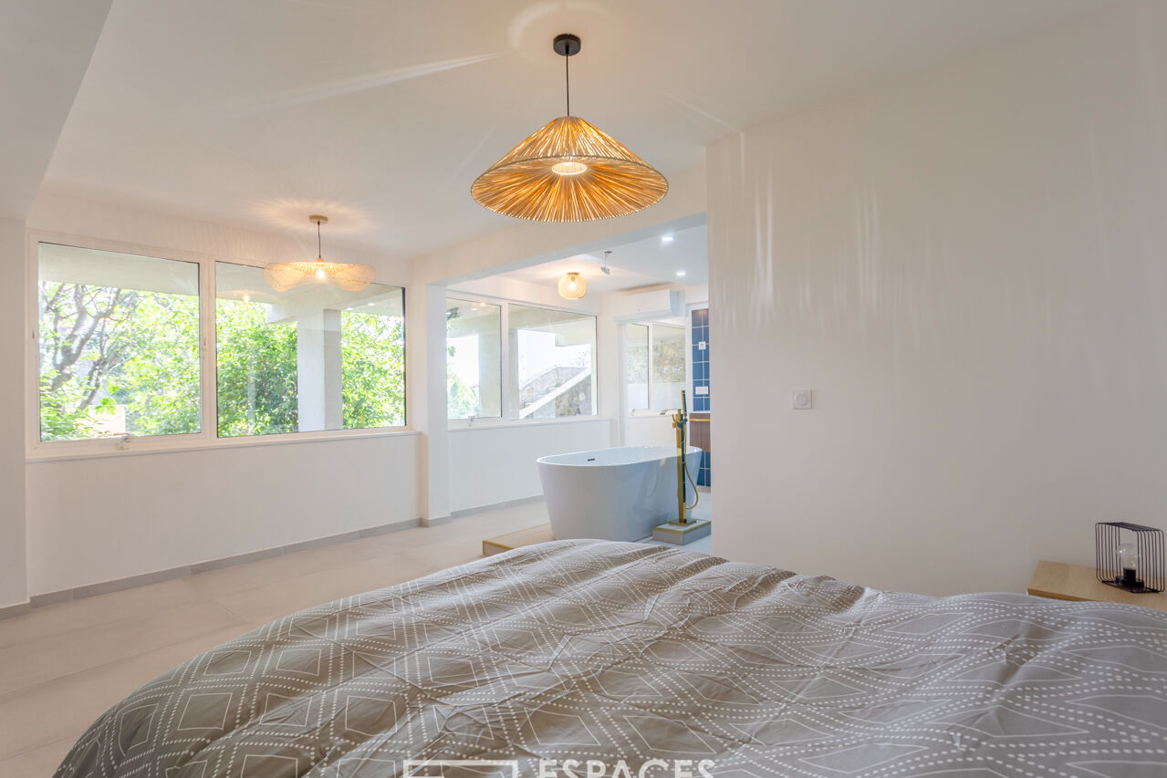Spacious contemporary apartment with terrace and garage
