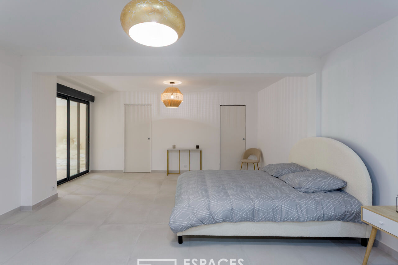 Spacious contemporary apartment with terrace and garage