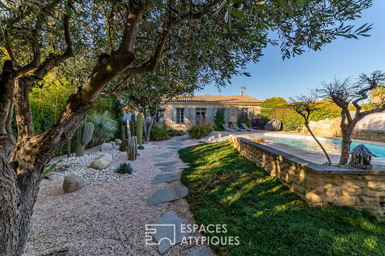 Sublime renovated sheepfold with swimming pool