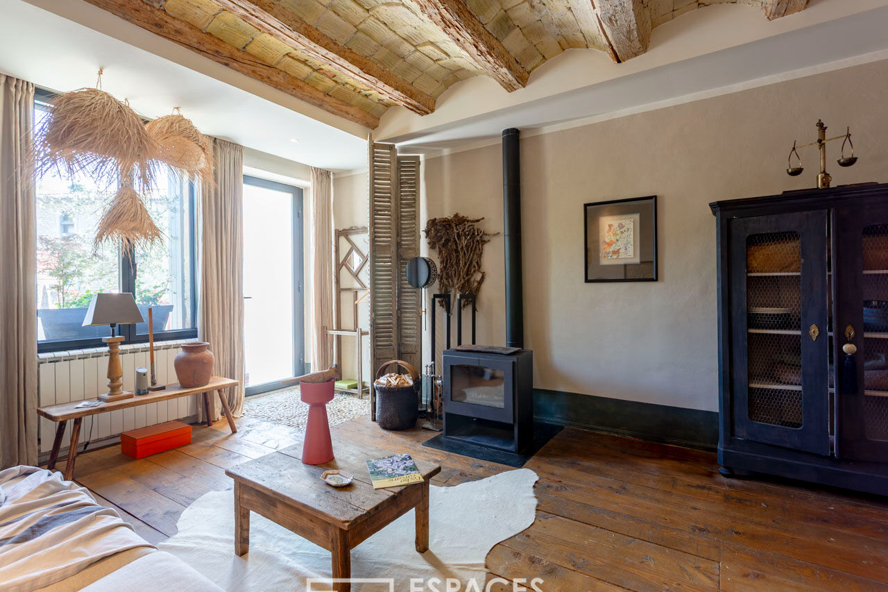 À vivre, à contempler : maison de village avec bassin proche Uzès