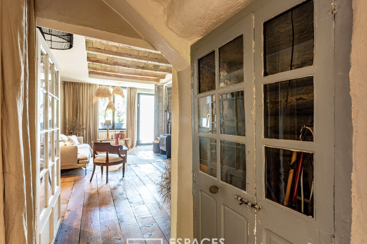 À vivre, à contempler : maison de village avec bassin proche Uzès