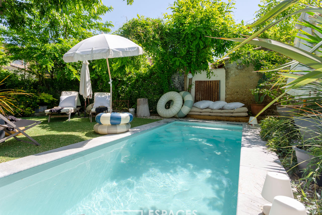 À vivre, à contempler : maison de village avec bassin proche Uzès