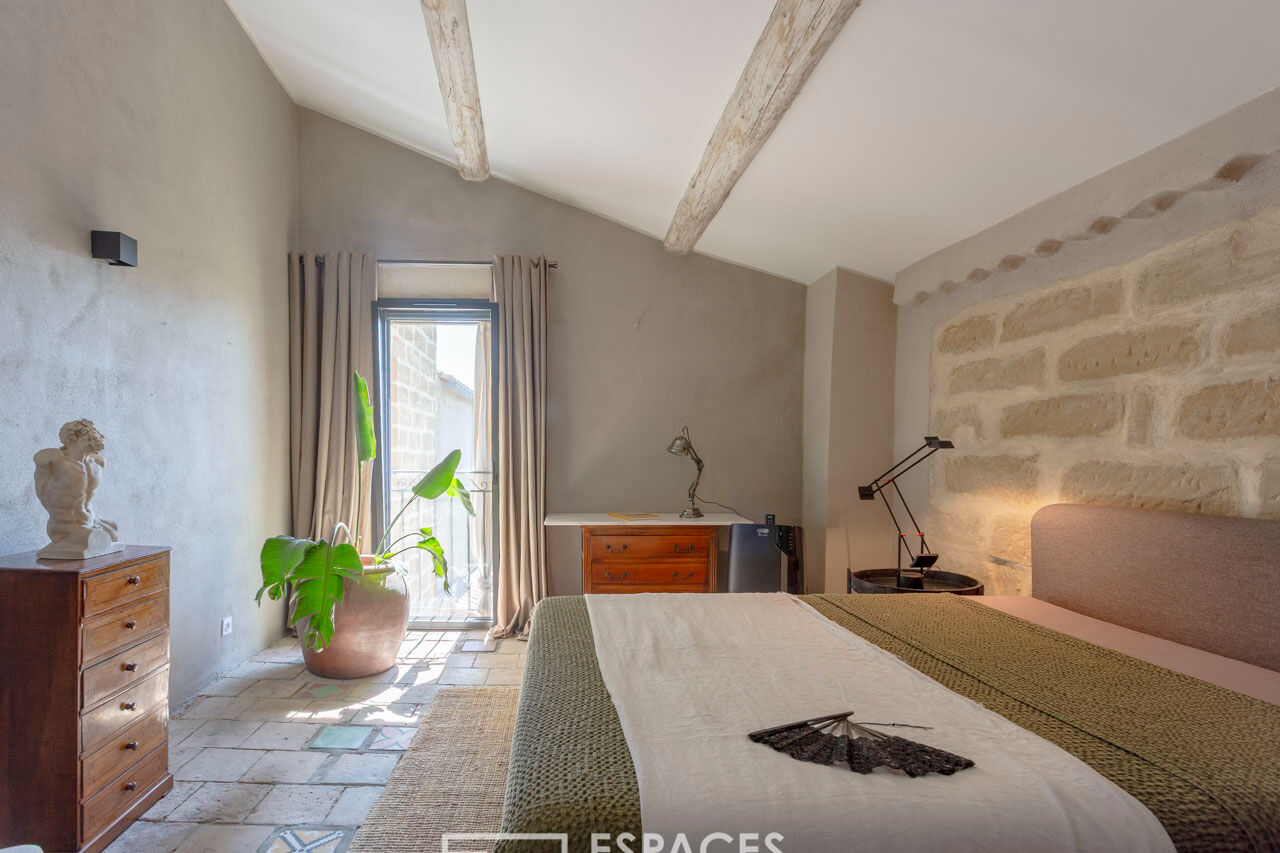 À vivre, à contempler : maison de village avec bassin proche Uzès