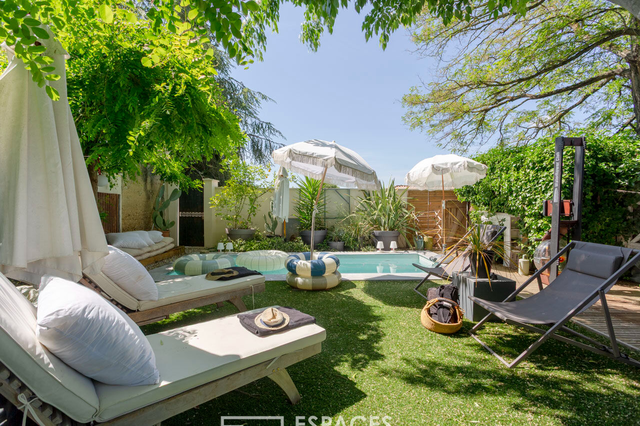 À vivre, à contempler : maison de village avec bassin proche Uzès