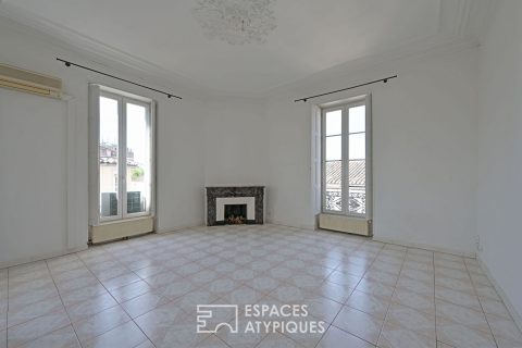 Grand Appartement en coeur de ville – Arènes