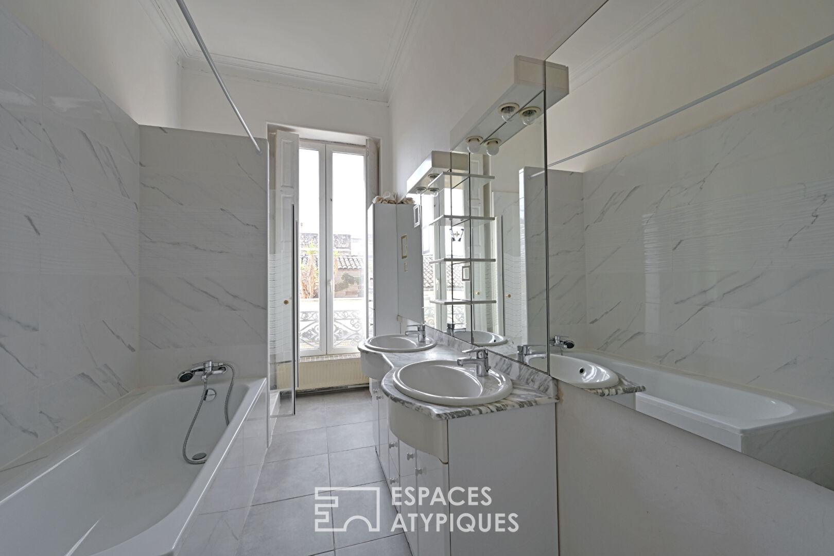 Grand Appartement en coeur de ville – Arènes