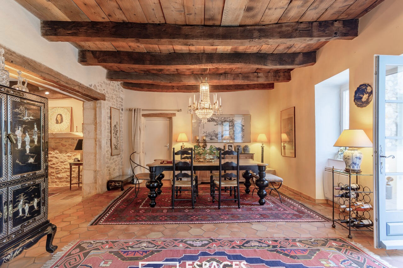 Superbe Mas de village rénové avec piscine