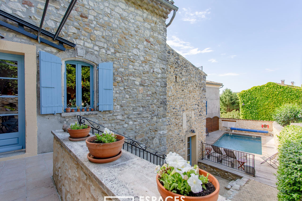 Superbe Mas de village rénové avec piscine