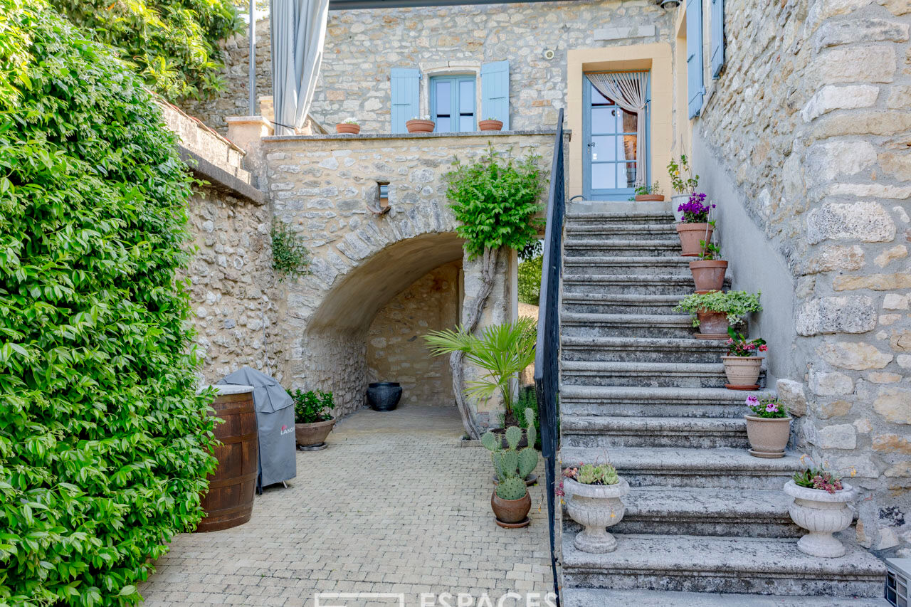 Superbe Mas de village rénové avec piscine