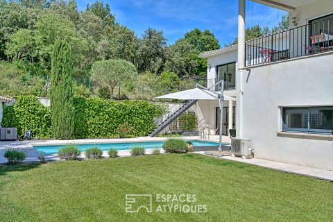 Standing, architecture et horizon, une Villa remarquable.