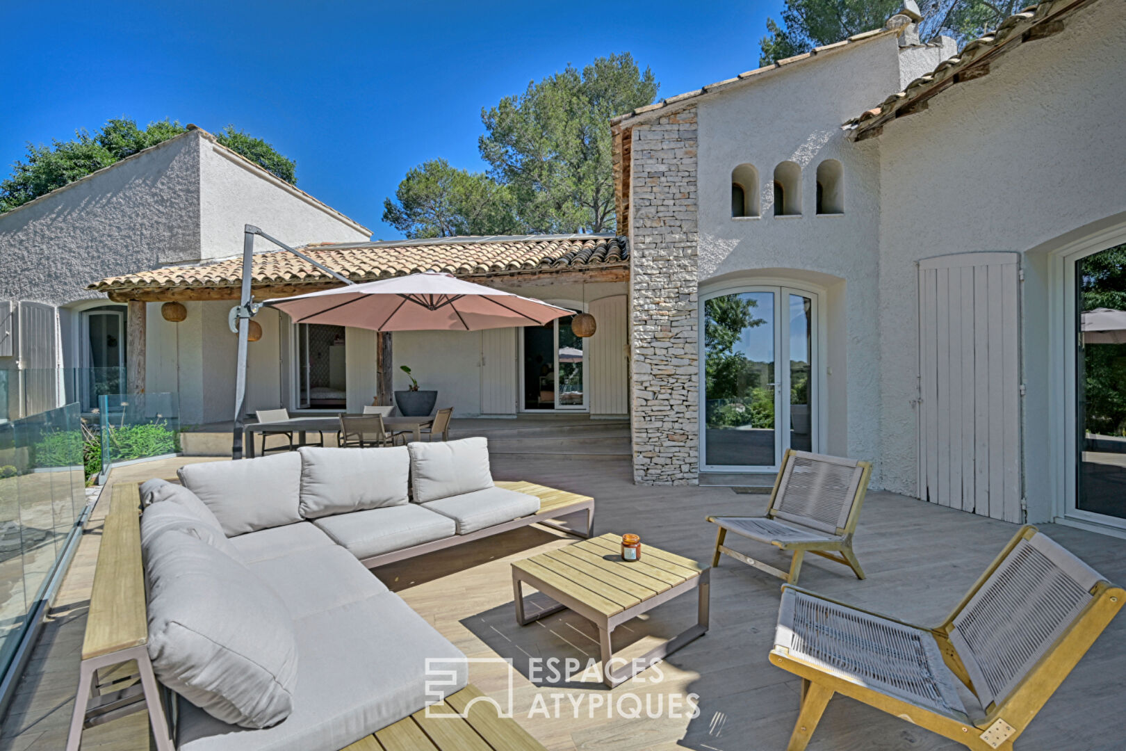 Villa d’exception avec vue, jardin paysagé, piscine, quartier Camplanier