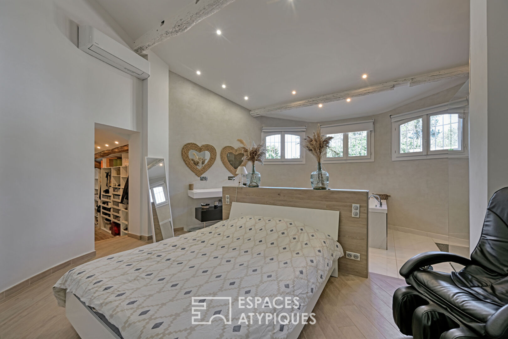 Villa d’exception avec vue, jardin paysagé, piscine, quartier Camplanier
