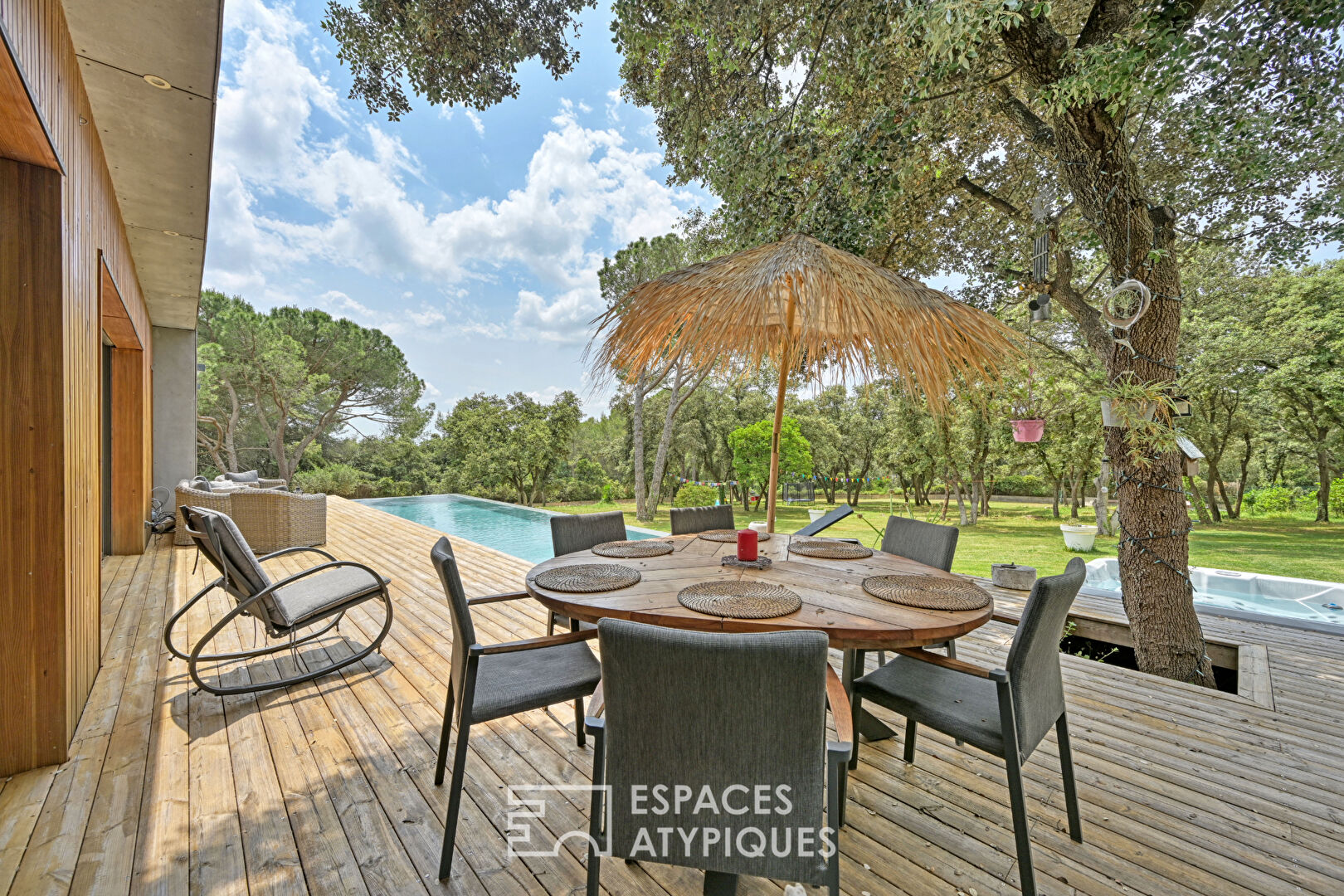 Sérénité absolue, villa de plain-pied avec piscine, spa et parc privé