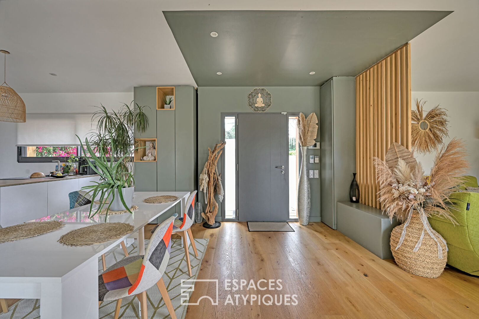 Sérénité absolue, villa de plain-pied avec piscine, spa et parc privé