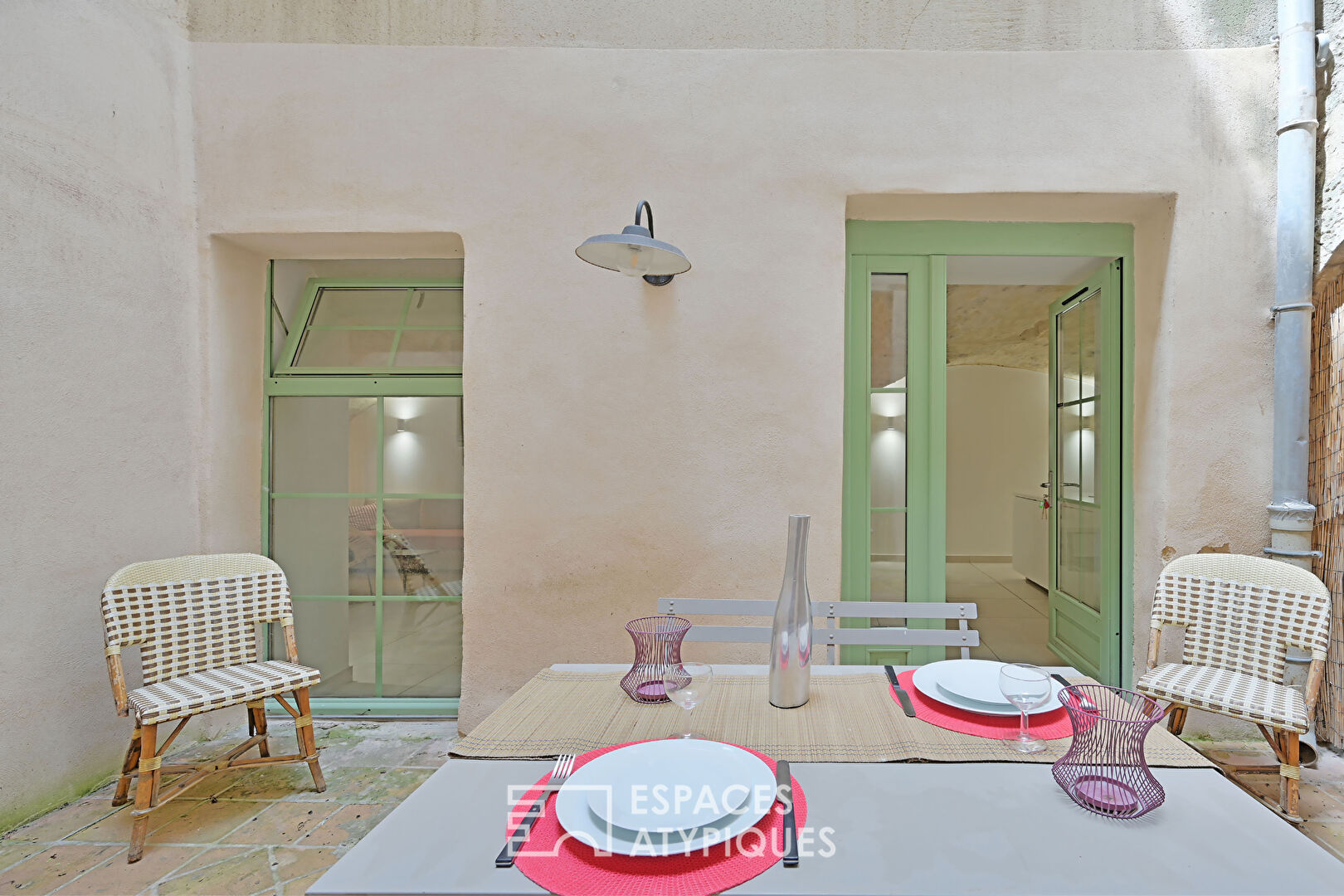 Two cozy rooms with exterior in the Nîmois Ecusson