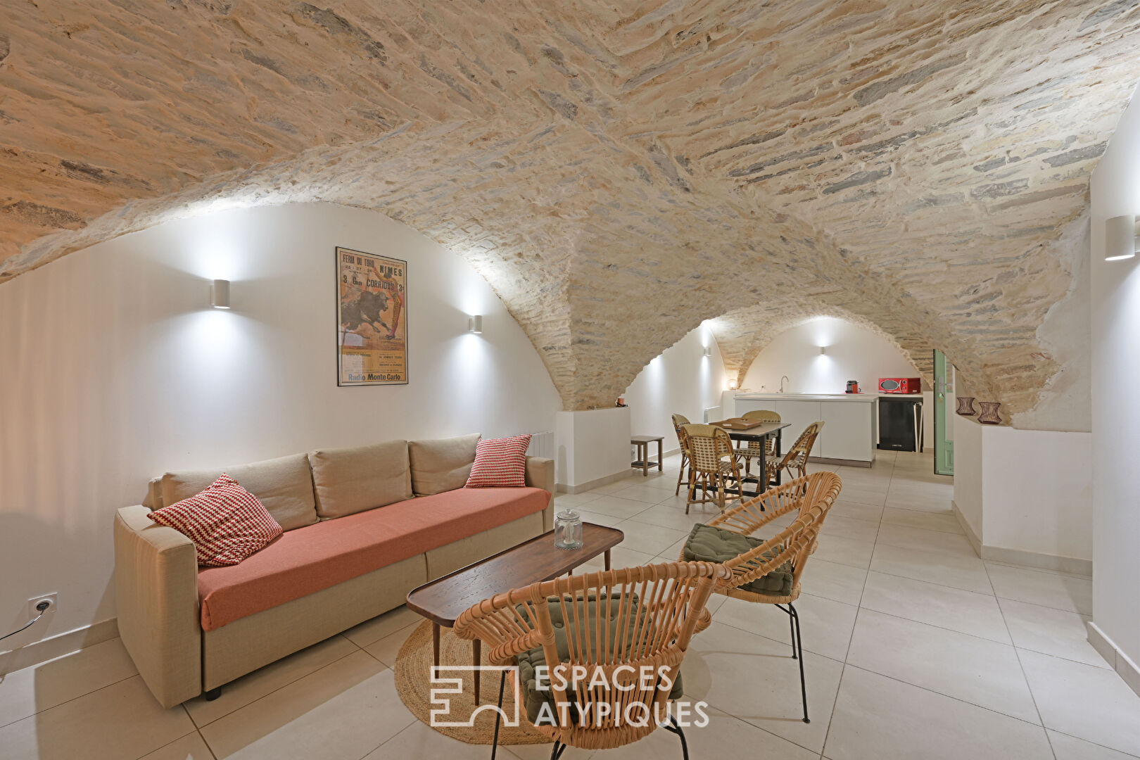 Two cozy rooms with exterior in the Nîmois Ecusson
