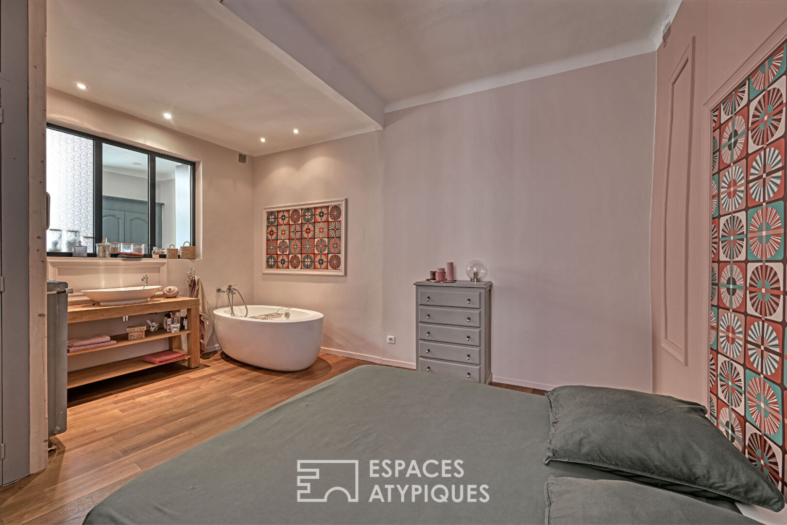 Charming renovated apartment – City center
