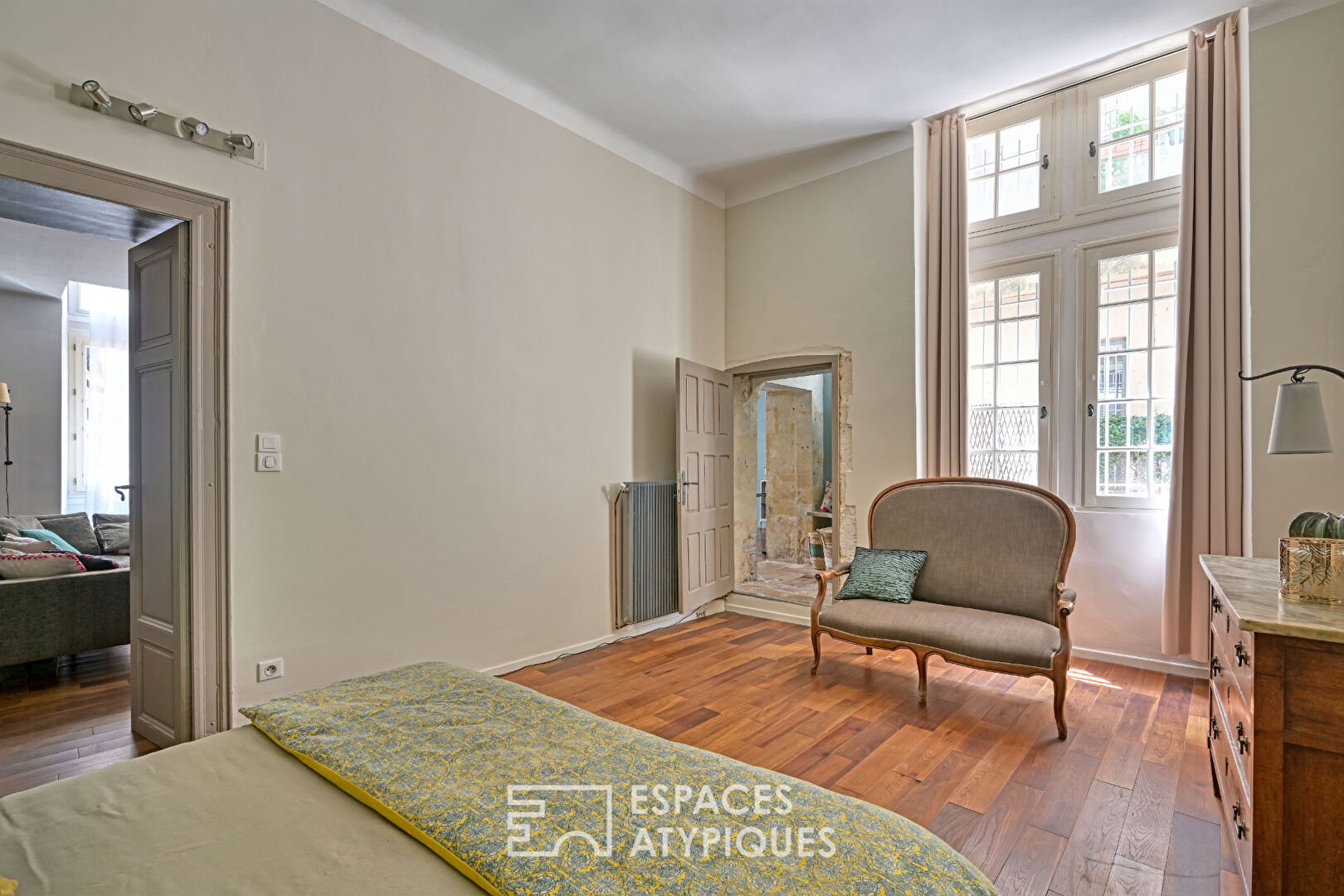 Charming renovated apartment – City center