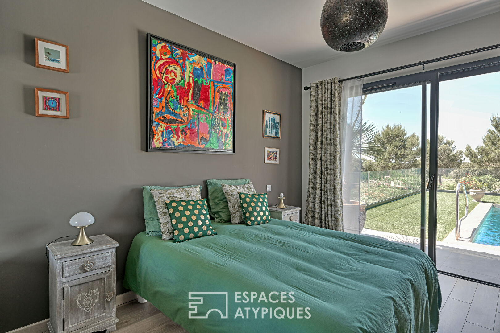 Villa contemporaine raffinée avec vue, piscine et jardin