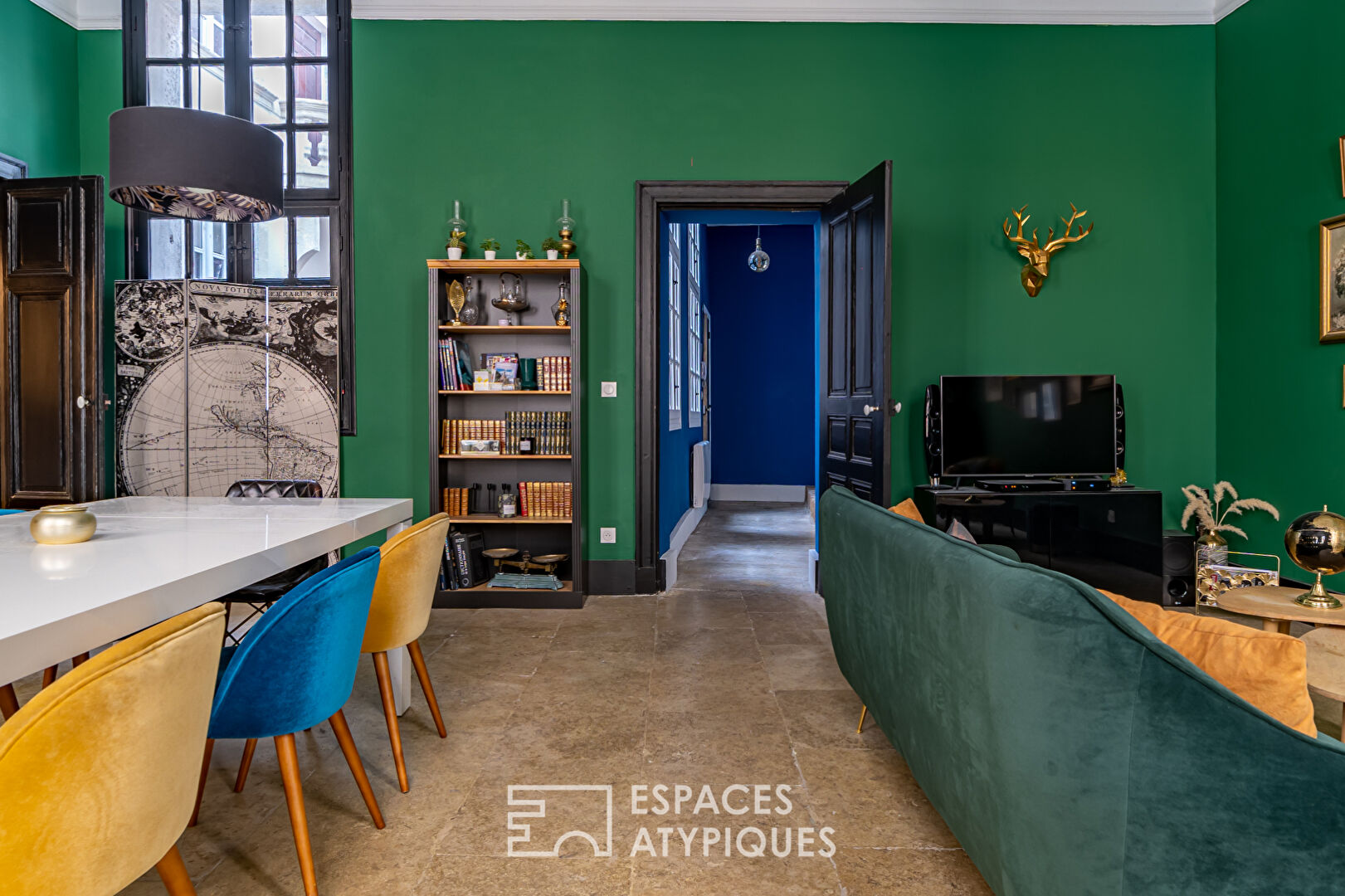 Nimes crest, “so British” apartment of 82M2