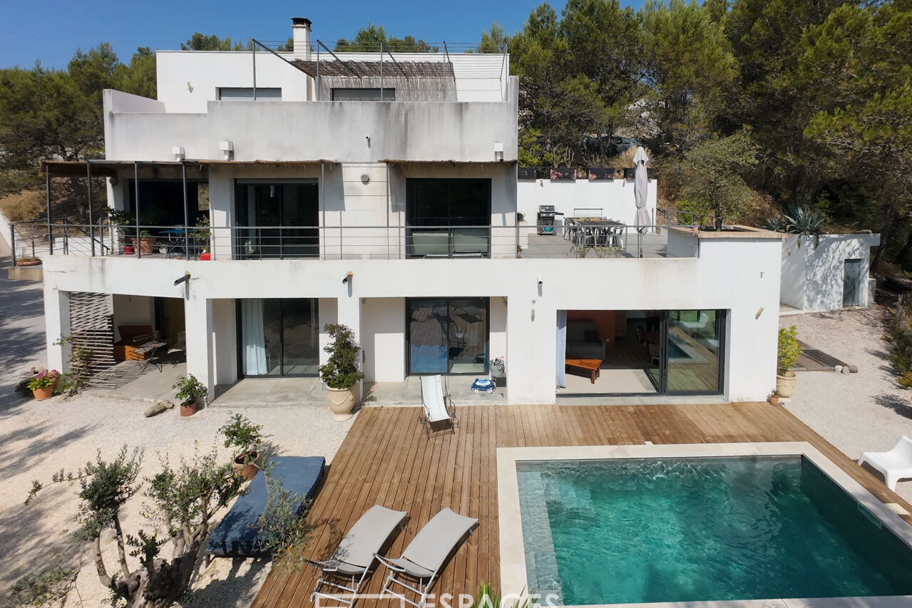 Maison contemporaine à l’orée de la pinède