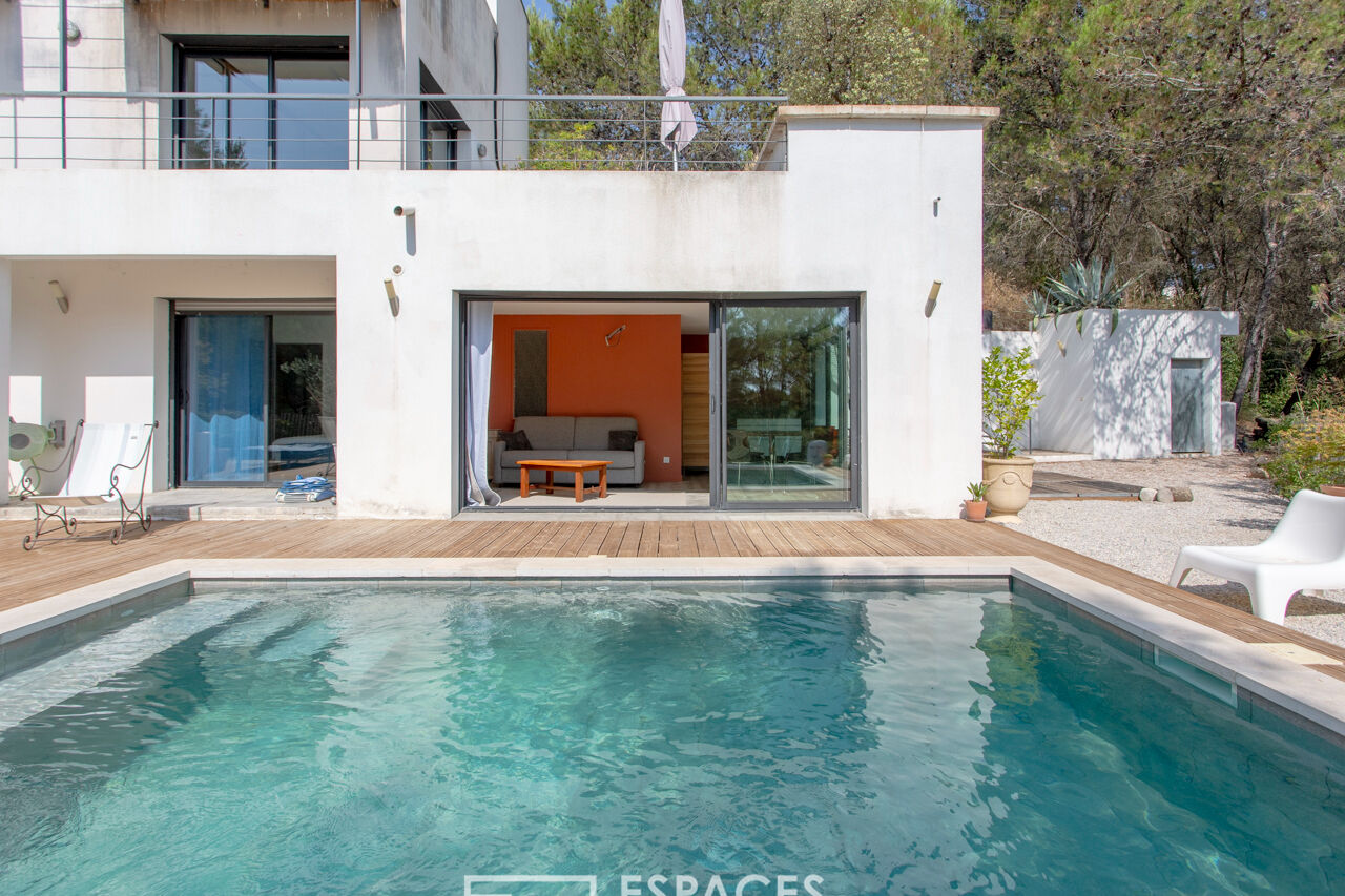 Maison contemporaine à l’orée de la pinède