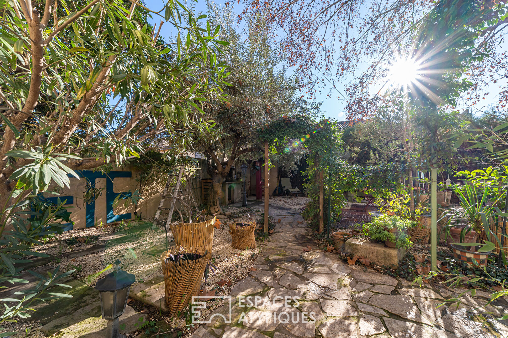 Appartement lumineux et son jardin