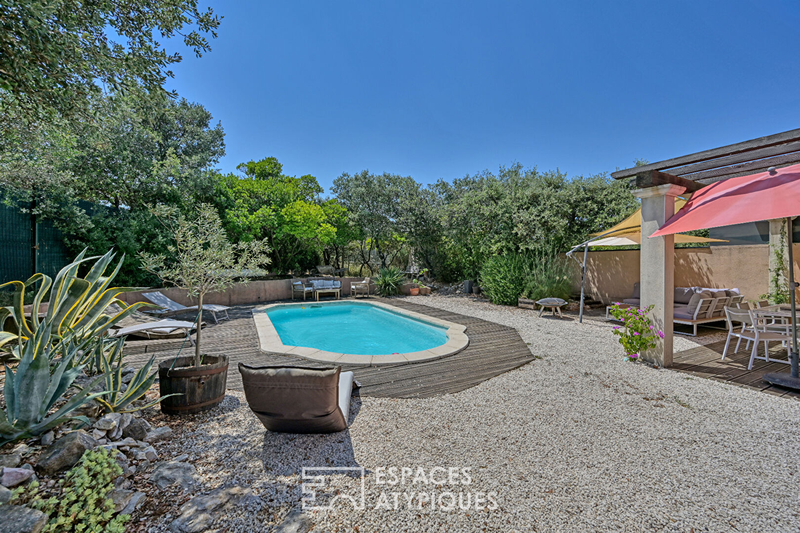 Maison avec jardin et piscine, quartier Hauts de Nîmes