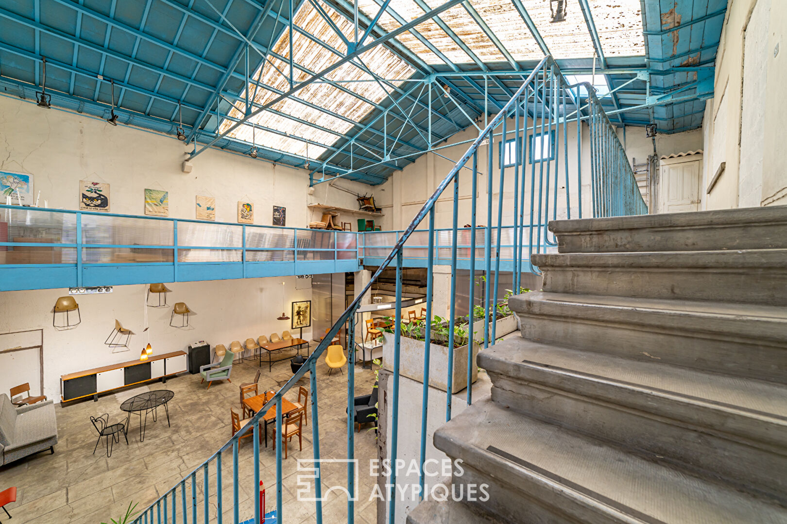 Large workshop to rehabilitate in the city center