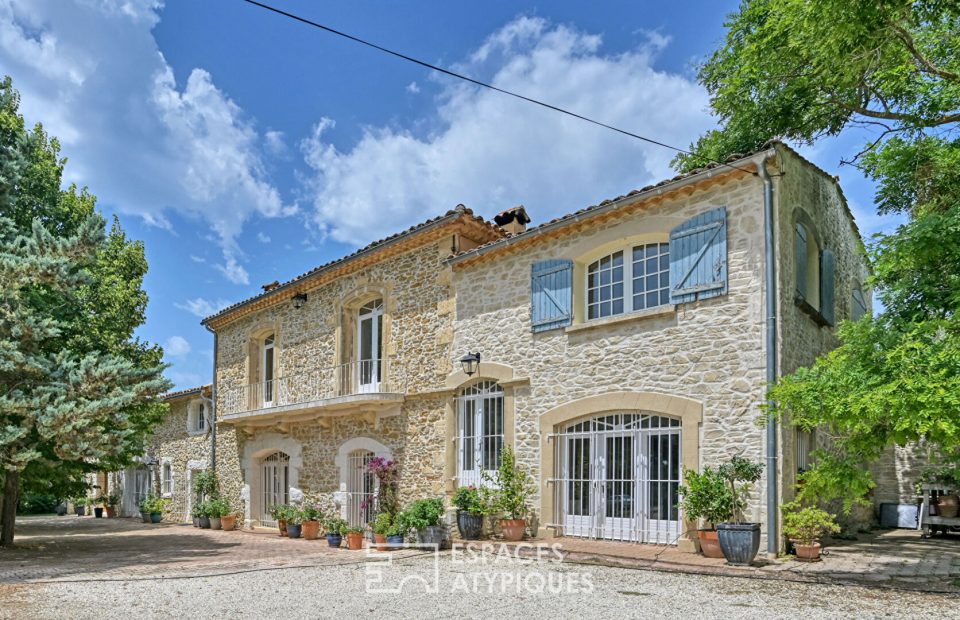 Mas de Caractère rénové sur domaine privé de 3,9 hc