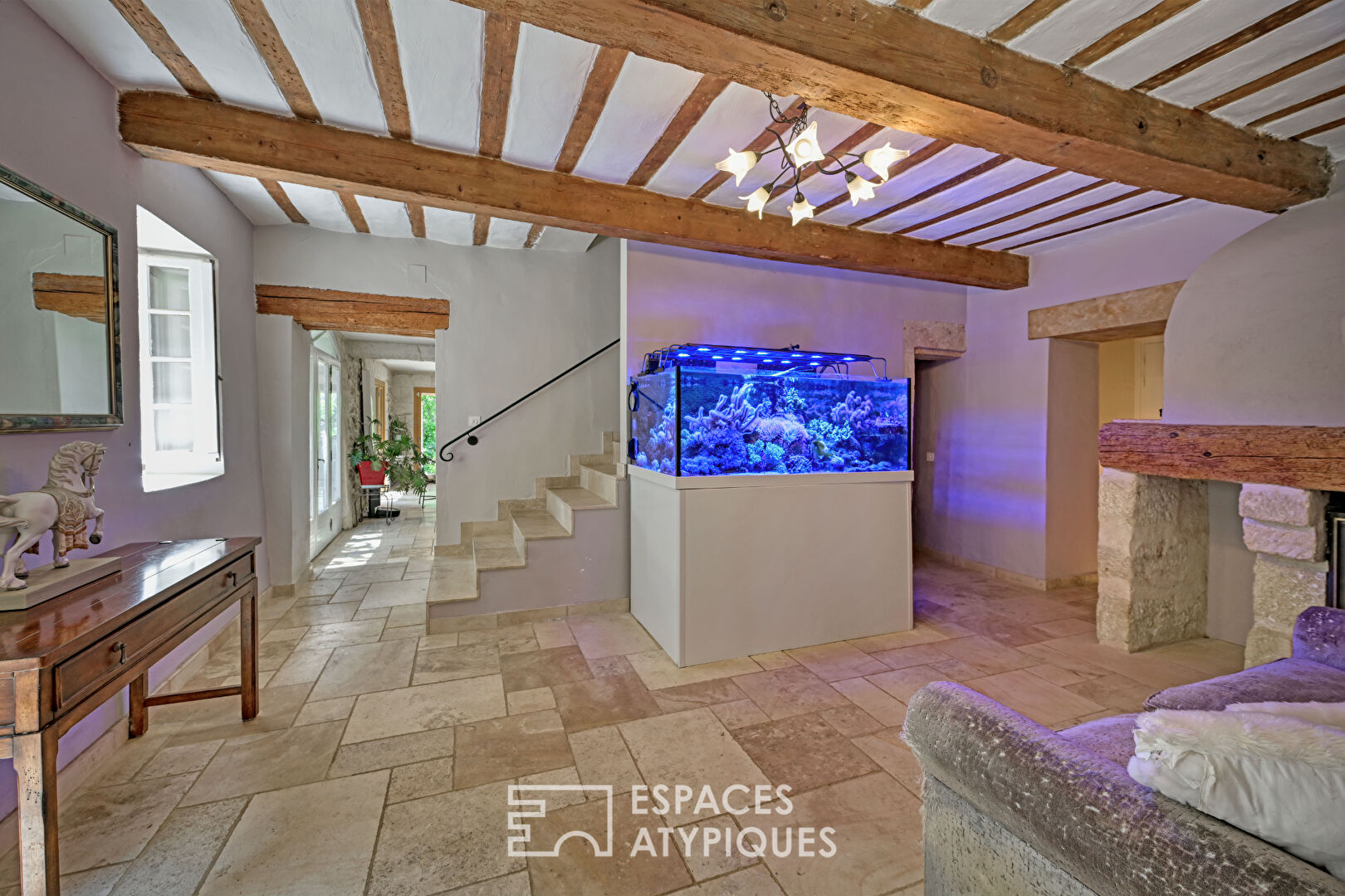 Mas de Caractère rénové sur domaine privé de 3,9 hc