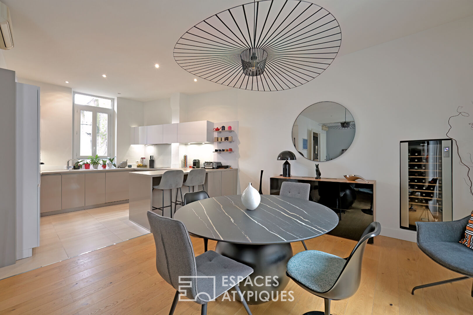 Appartement rénové avec style en coeur de ville