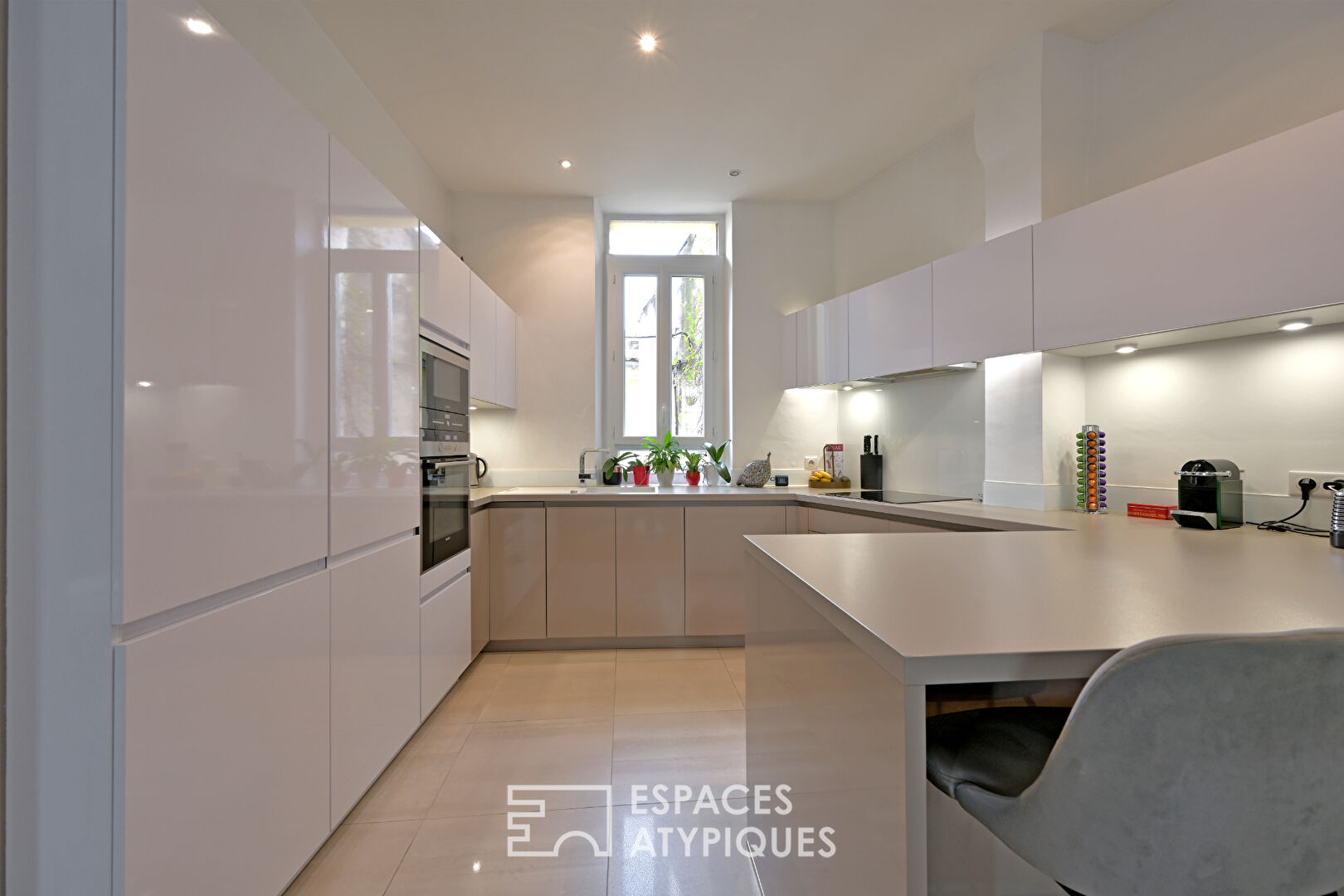 Appartement rénové avec style en coeur de ville