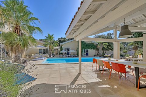 Architect-designed loft-style villa near Uzès