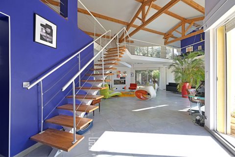 Architect-designed loft-style villa near Uzès