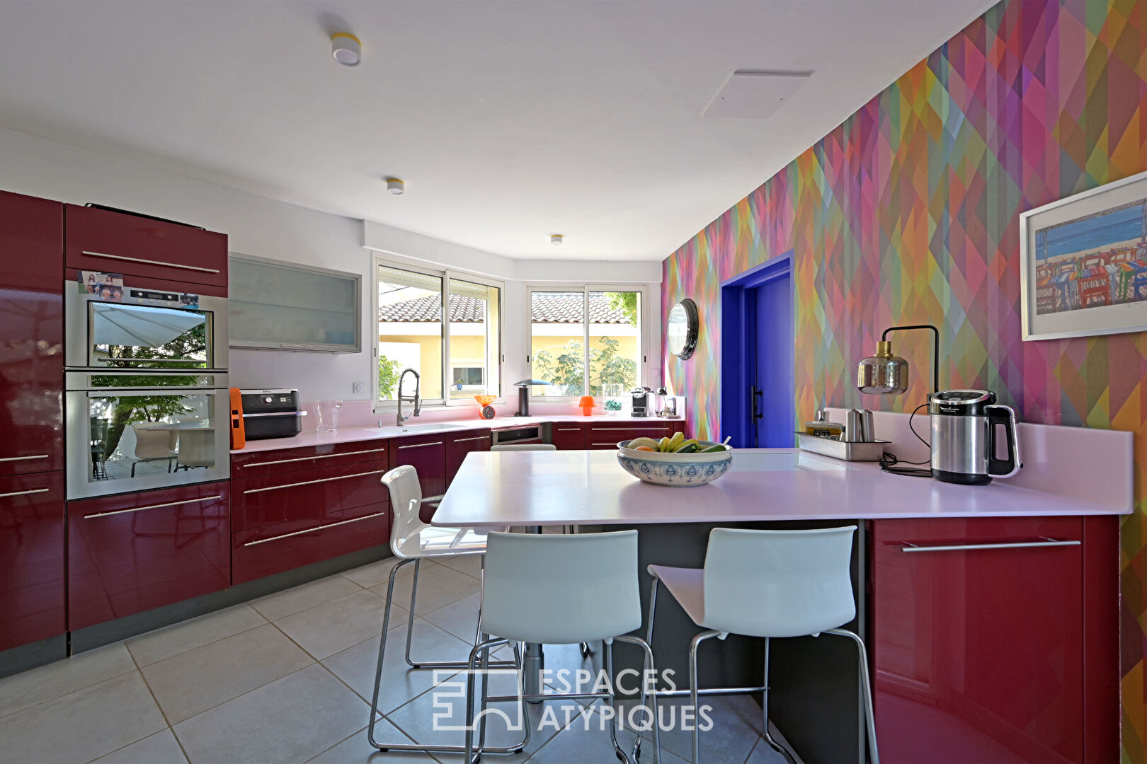 Architect-designed loft-style villa near Uzès