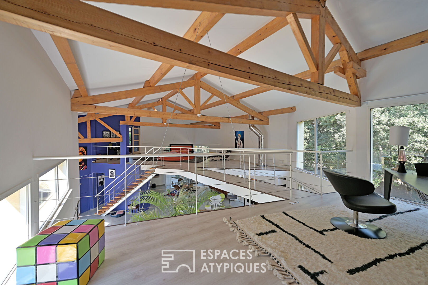 Architect-designed loft-style villa near Uzès